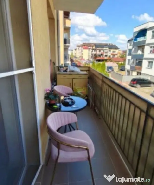 Vand apartament 2 camere 54mp +2 balcoane 12mp zona Porii