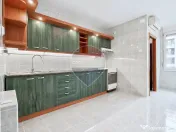 Apartament cu 3 camere nemobilat cu loc de parcare și boxă 