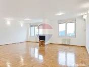 Apartament cu 3 camere nemobilat cu loc de parcare și boxă 