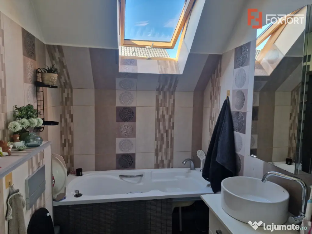 Casa individuala cocheta la vanzare in Mosnita Veche