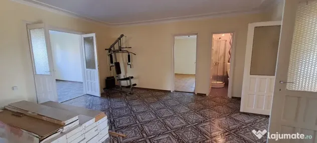 Vilă cu potențial comercial și rezidențial