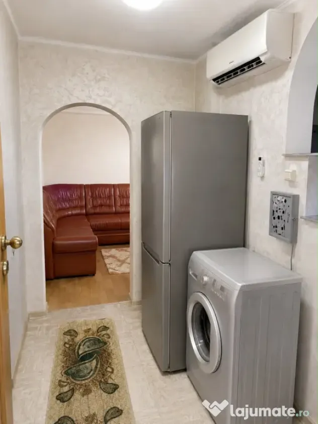 Vând apartament 2 camere utilat !