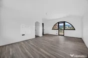Vila cu arhitectura deosebita, teren 636mp, Cristian, Brasov 