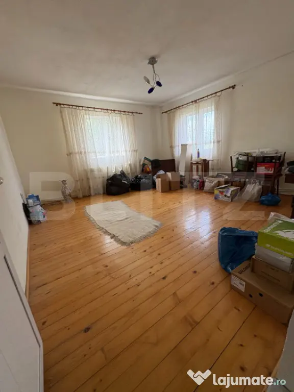 Casă de vânzare Ștefănești | 630 mp teren | P+1+M | 5 d