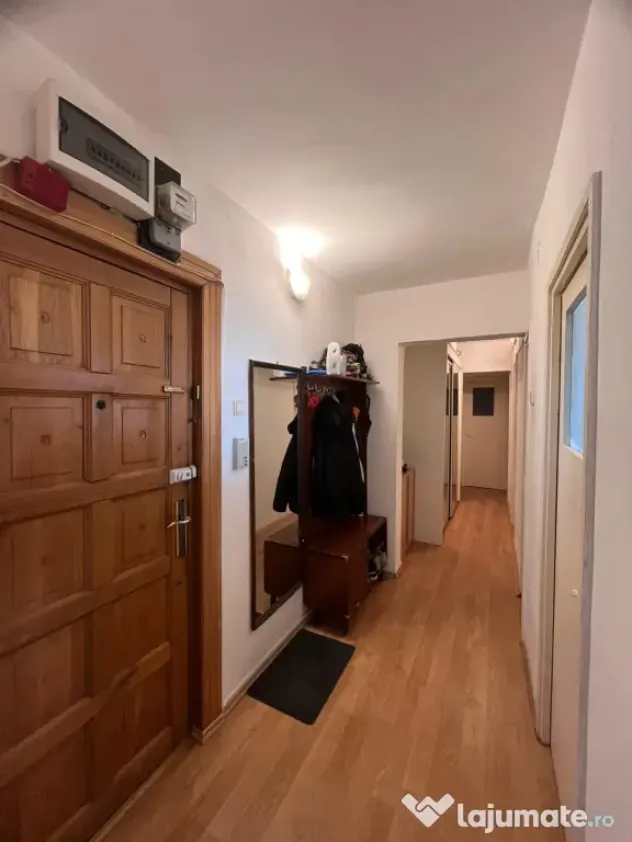 Vanzare apartament 3 camere Astra Brasov, str. Calea București nr.76