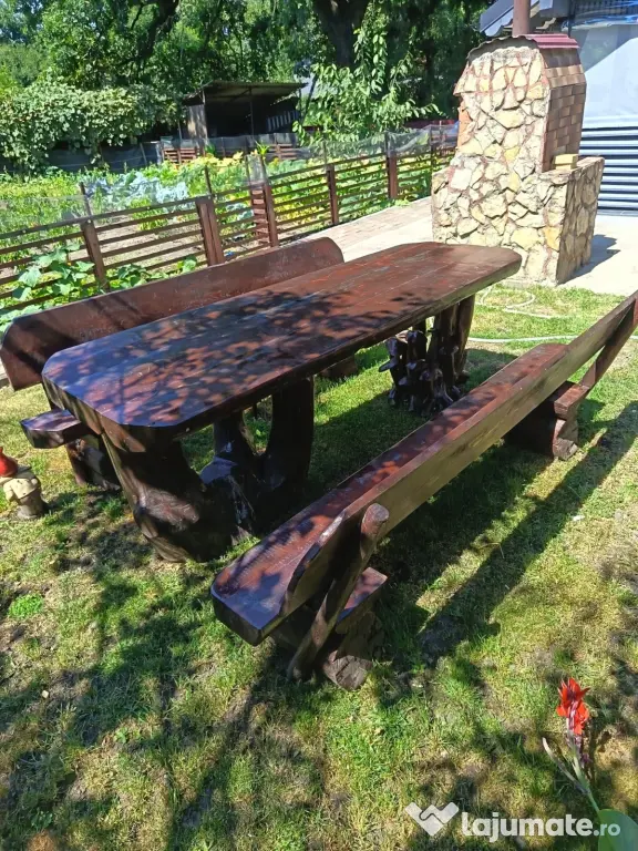 Masă rustică cu bănci