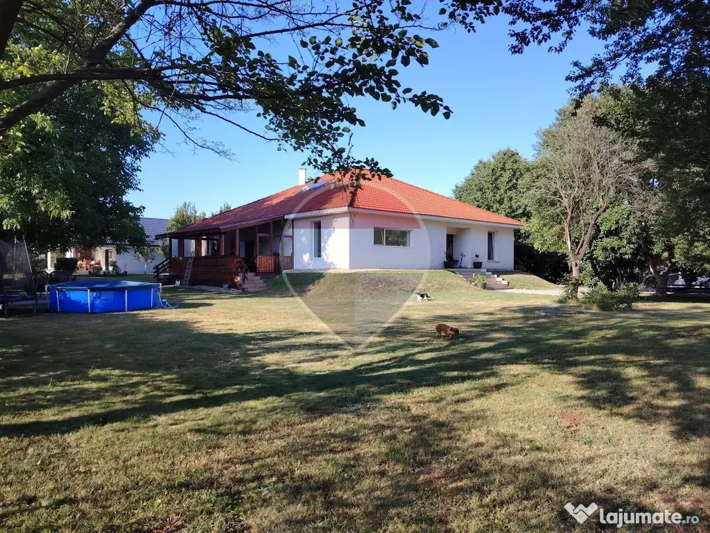Casa moderna cu 5 camere | Teren 2.055 mp | Tauții-Maghe...