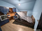 Casa de vanzare, intr o zona linistita cu 1700 de teren 