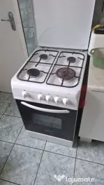 Aragaz cu patru ochiuri si cuptor pe gaz