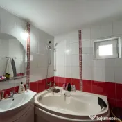 Apartament de 3 camere,64 mp, zona centrala Botosani 