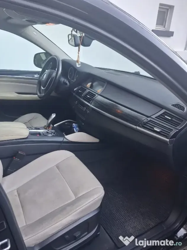 BMW X6 autoturism