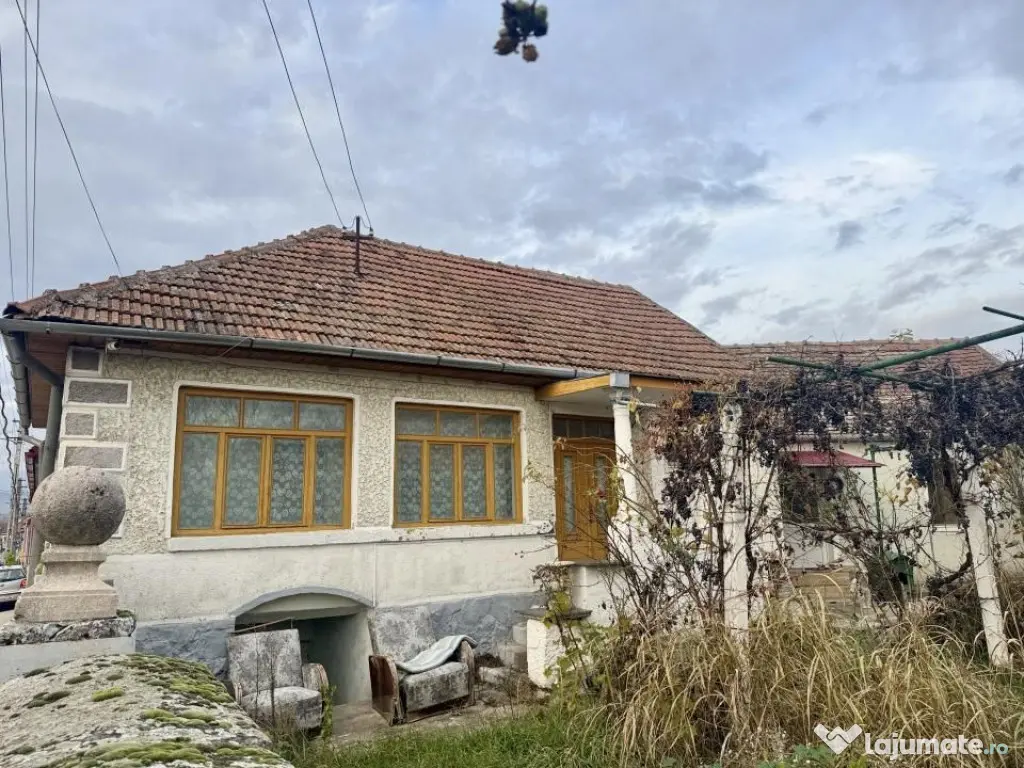 Casa de vânzare în Uroi. Schimb cu apartament în Simeria