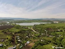 Teren compact intravilan 8000 mp vedere spre Lac, utilit?...