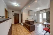 Apartament 3 camere adiacent Decebal, decomandat, 2 bai, loc