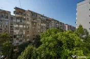 Apartament 3 camere adiacent Decebal, decomandat, 2 bai, loc