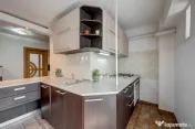 Apartament 3 camere adiacent Decebal, decomandat, 2 bai, loc