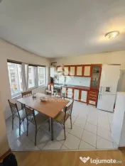Vând Apartament Luminos, 2 Camere + Dressing, Zona Sanovil