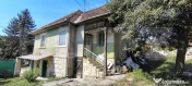 Casă tradițională renovabilă, cu 2077 mp teren, sat Viș 