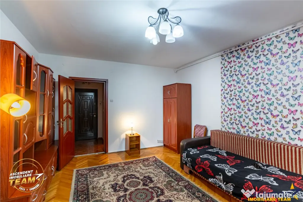Garsoniera, mobilata, echipata, Centru Civic, Brasov.