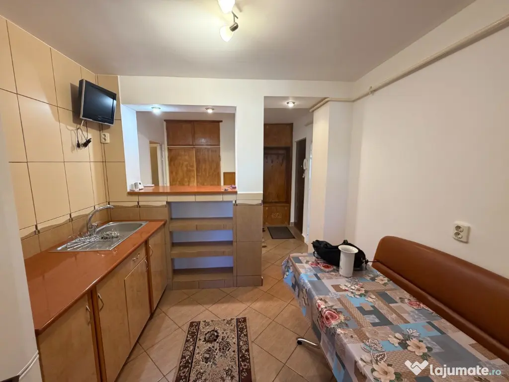Apartament 3 camere,zona E3,etaj 3
