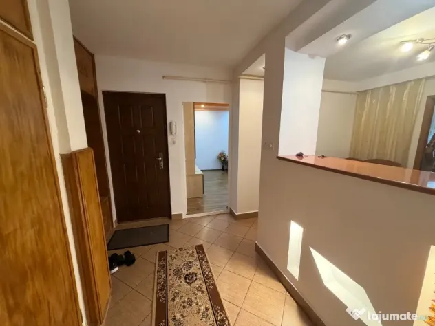 Apartament 3 camere,zona E3,etaj 3