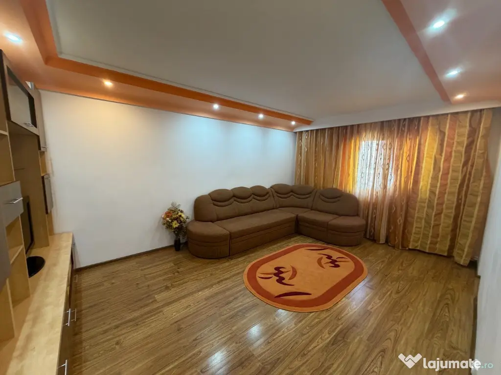 Apartament 3 camere,zona E3,etaj 3