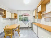 Apartament cu 3 camere spatios de inchiriat in zona 13 Se... 