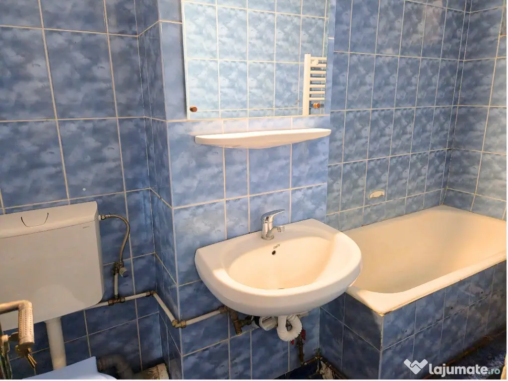 APARTAMENT 2 CAMERE, ETAJUL 1, LANGA LAHOVARI