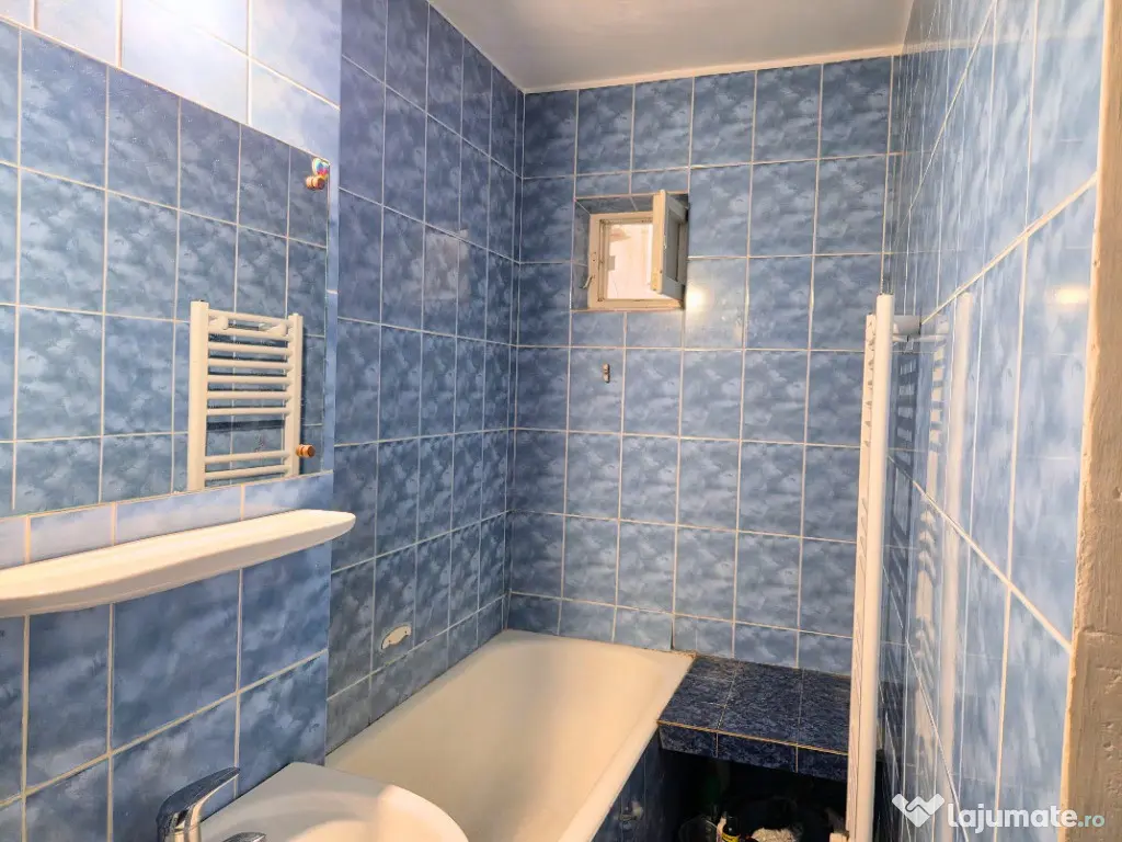 APARTAMENT 2 CAMERE, ETAJUL 1, LANGA LAHOVARI