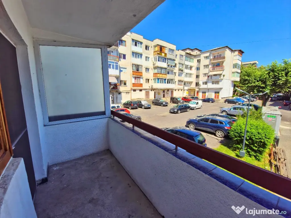 APARTAMENT 2 CAMERE, ETAJUL 1, LANGA LAHOVARI