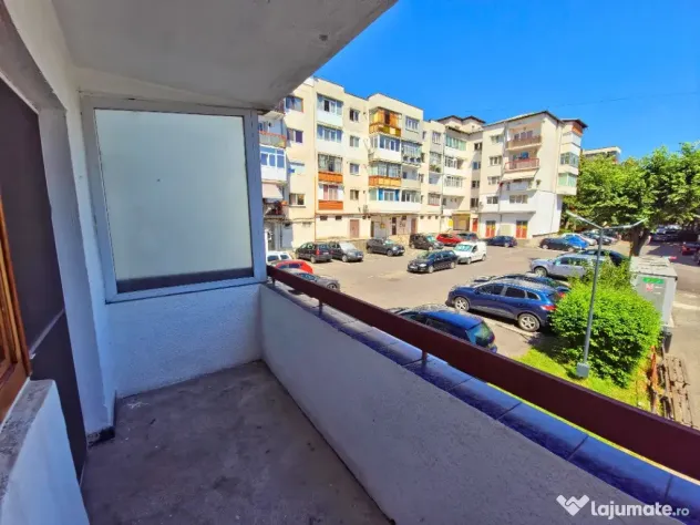 APARTAMENT 2 CAMERE, ETAJUL 1, LANGA LAHOVARI