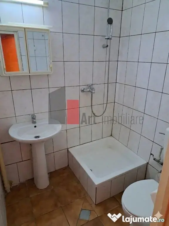 APARTAMENT 4 CAMERE -CHISINAU