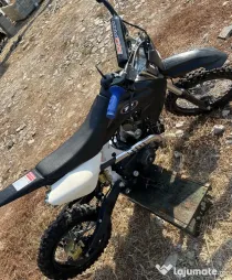 Motorul Cross KXD-607 125cc.