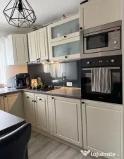 Apartament de vanzare Decomandat ,3 camere 65 mp , zona Mar 