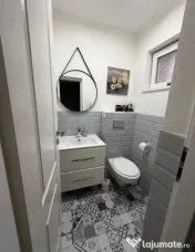 Apartament de vanzare Decomandat ,3 camere 65 mp , zona Mar 