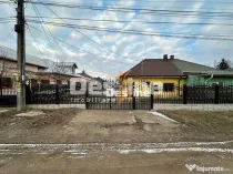 Pașcani - Casă la gri cu teren 450mp, încălzire în p...