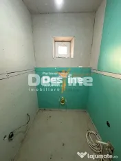 Pașcani - Casă la gri cu teren 450mp, încălzire în p...