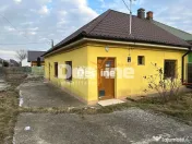 Pașcani - Casă la gri cu teren 450mp, încălzire în p...