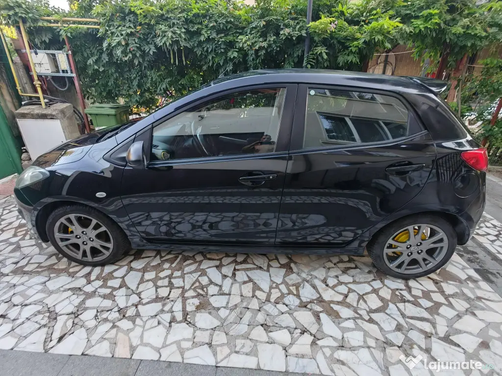 Vand Mazda 2 - 1.5 cm3 benzina model 2009