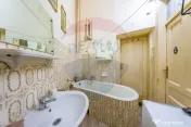Apartament cu doua camere pe strada Episcopiei 