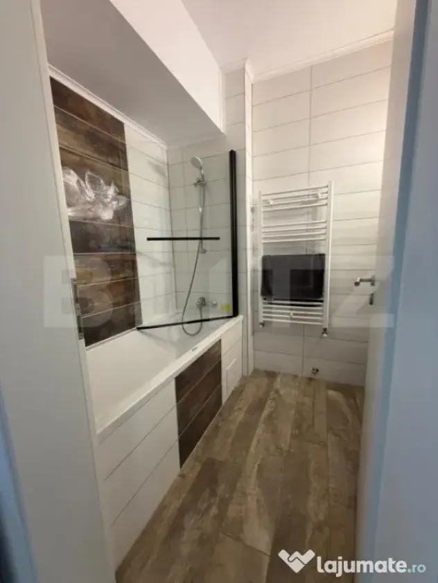 Apartament duplex 4 camere de închiriat — Tractorul-Cores