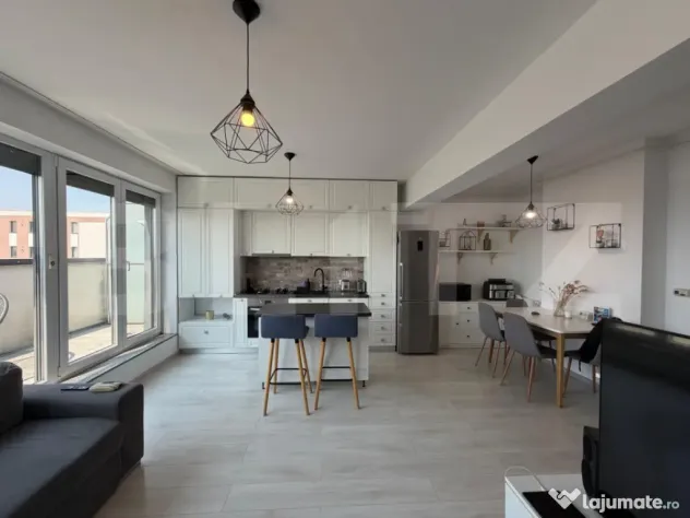 Apartament duplex 4 camere de închiriat — Tractorul-Cores
