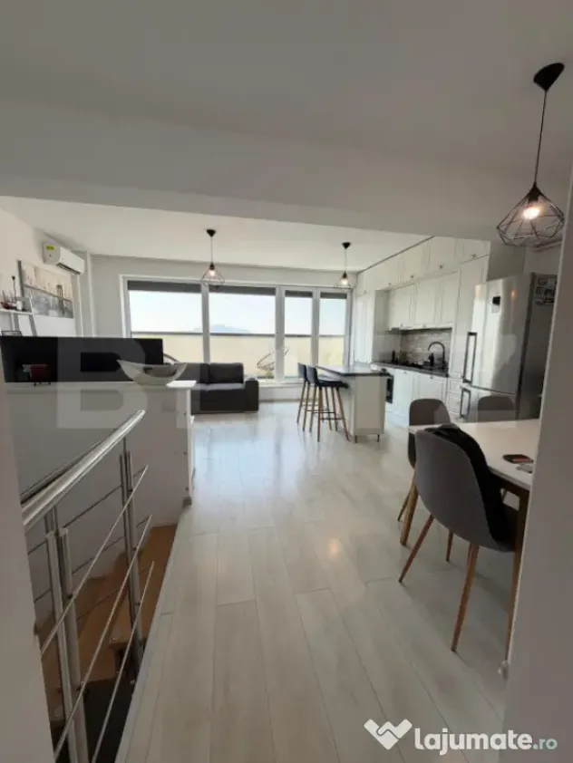 Apartament duplex 4 camere de închiriat — Tractorul-Cores