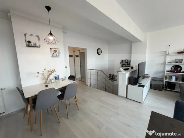 Apartament duplex 4 camere de închiriat — Tractorul-Cores