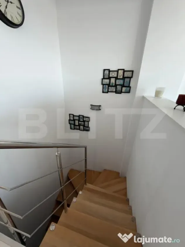 Apartament duplex 4 camere de închiriat — Tractorul-Cores