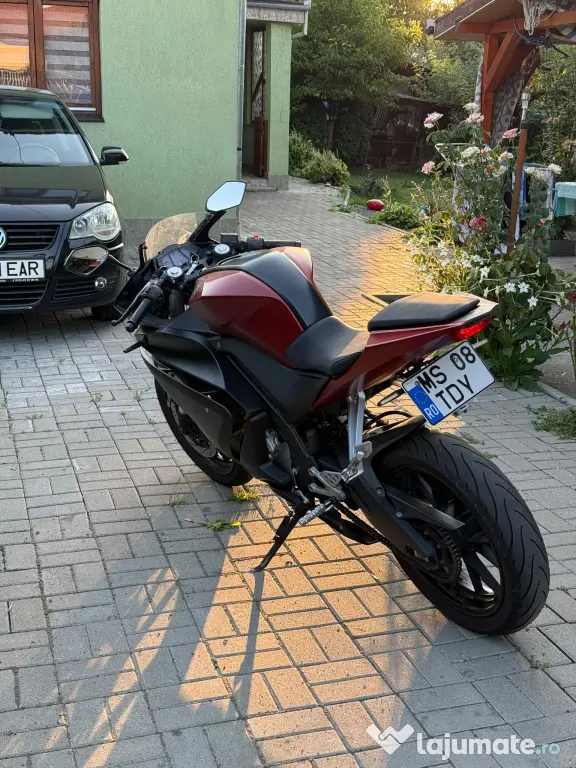 Vand motocicleta Yamaha YZF-R-125