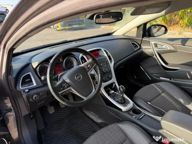 Opel Astra GTC, motor 1.6 turbo benzina si GPL, 180 cp