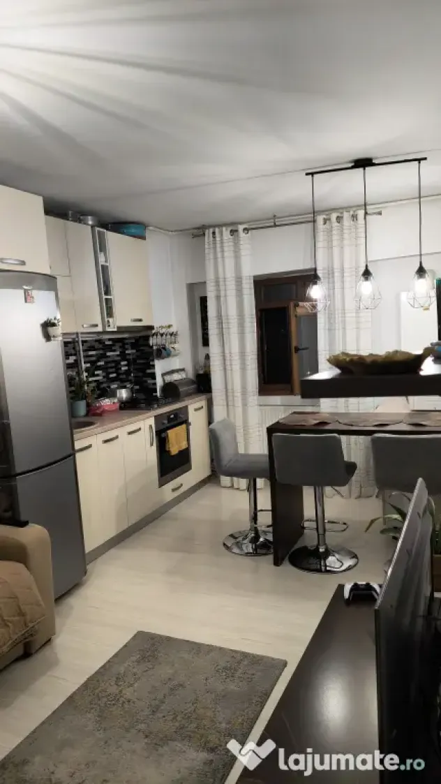Apartament 2 camere + garaj , zona HCC