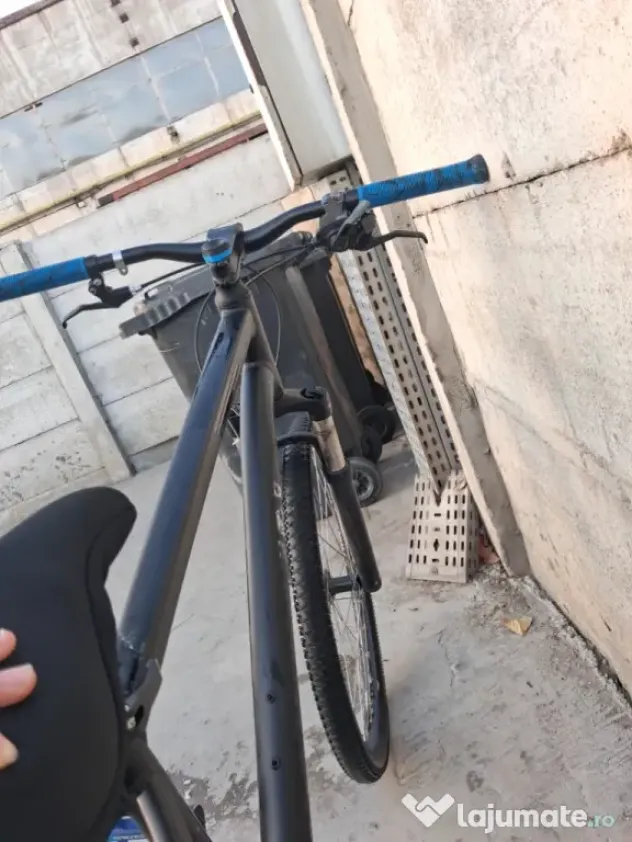 vând bicicleta hardtail btwin