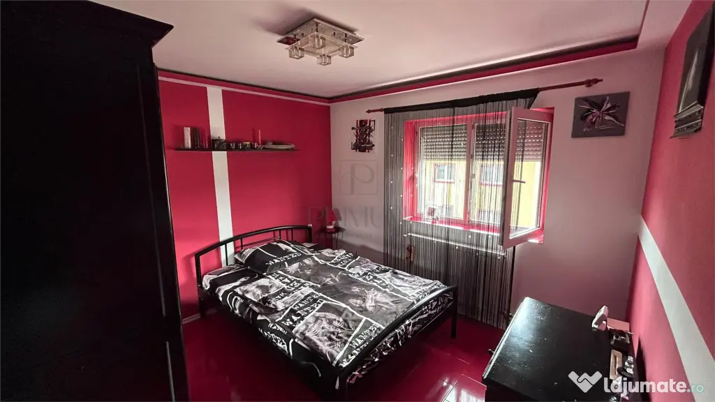 NOU PE PIATA -LOCATIE EXCELENTA- DECOMANDAT - 3 DORMITOARE - Caransebes (Caras-Severin)